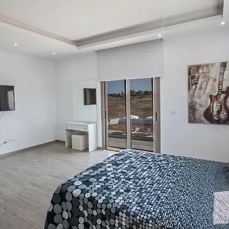 Luxury 6 Bedroom With Private Pool, Protaras 1236 Paralimni