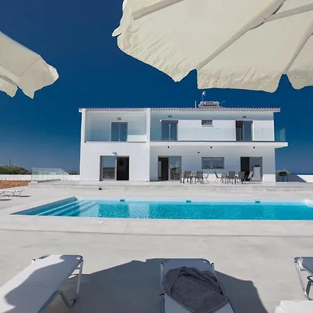 Luxury 6 Bedroom With Private Pool, Protaras 1236 Villa