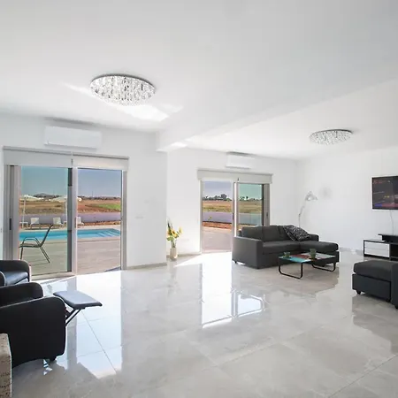 Luxury 6 Bedroom With Private Pool, Protaras 1236 *