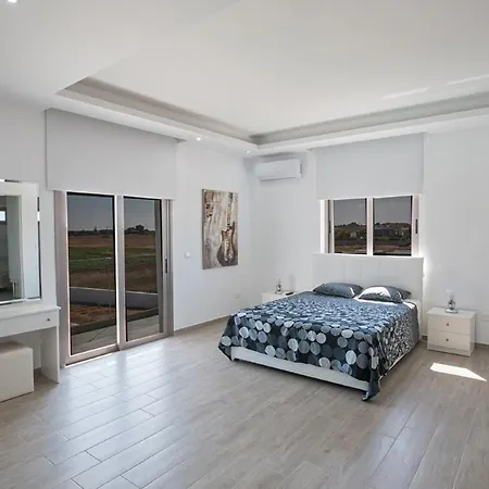 Luxury 6 Bedroom With Private Pool, Protaras 1236 *