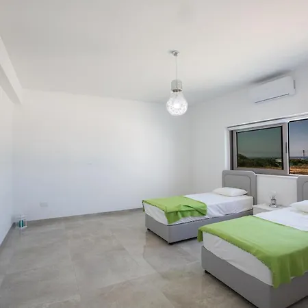 Luxury 6 Bedroom With Private Pool, Protaras 1236 *