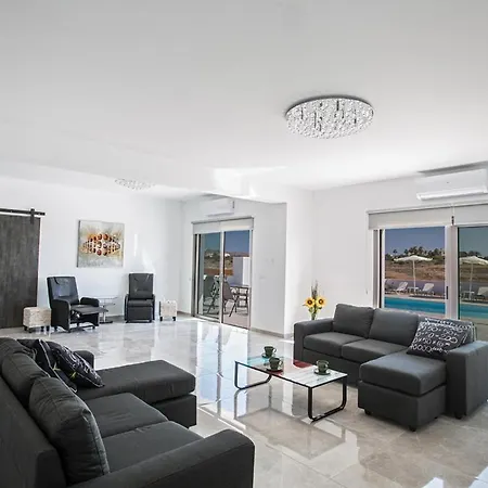 Luxury 6 Bedroom With Private Pool, Protaras 1236